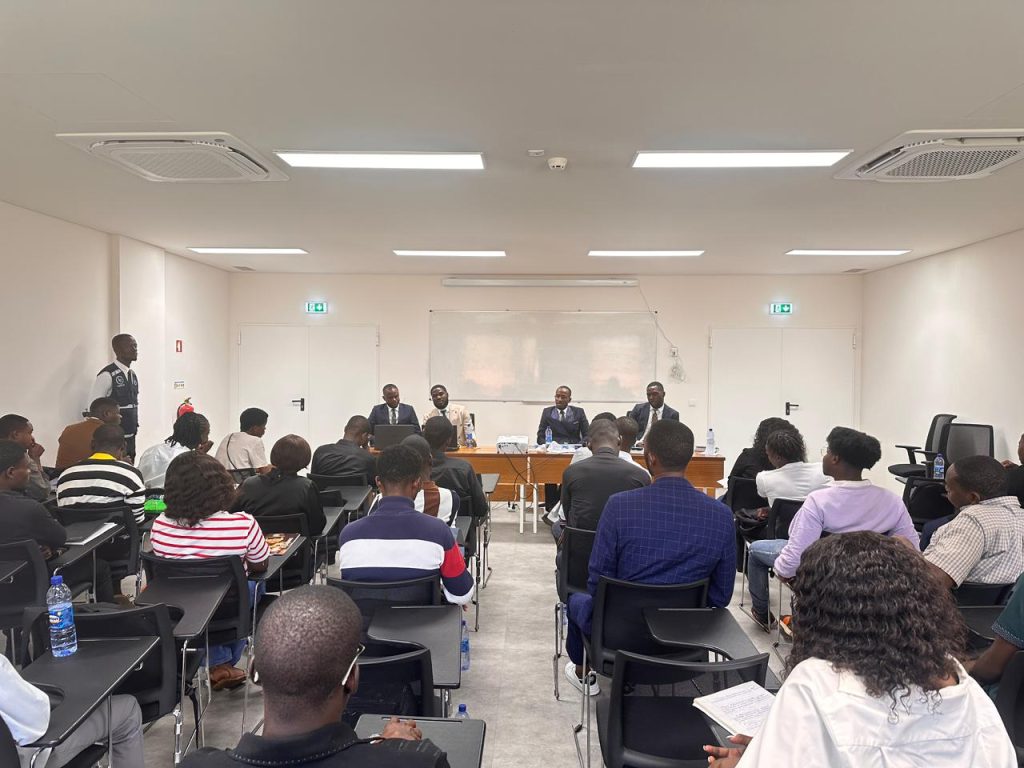 Workshop dos Economistas: Soluções para os Desafios Económicos e o Emprego Jovem em Angola 2 Workshop dos Economistas: Soluções para os Desafios Económicos e o Emprego Jovem em Angola